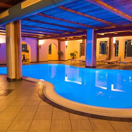 Appartement- Und Wellnesshotel Winkler Фалцес Екстериор снимка