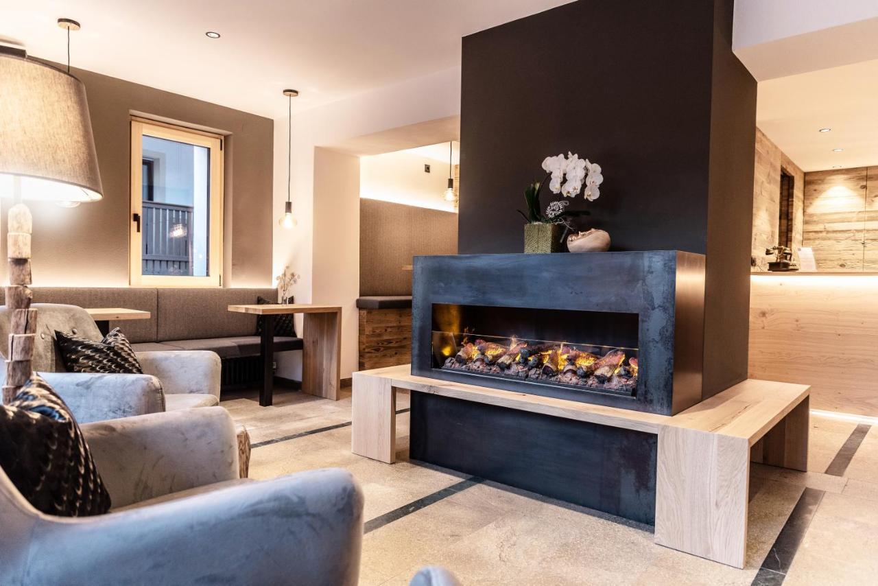 Appartement- Und Wellnesshotel Winkler Фалцес Екстериор снимка