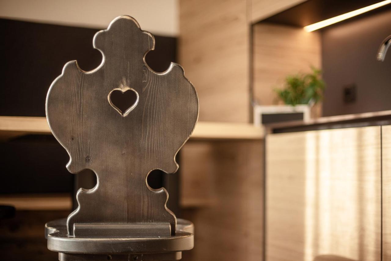 Appartement- Und Wellnesshotel Winkler Фалцес Екстериор снимка