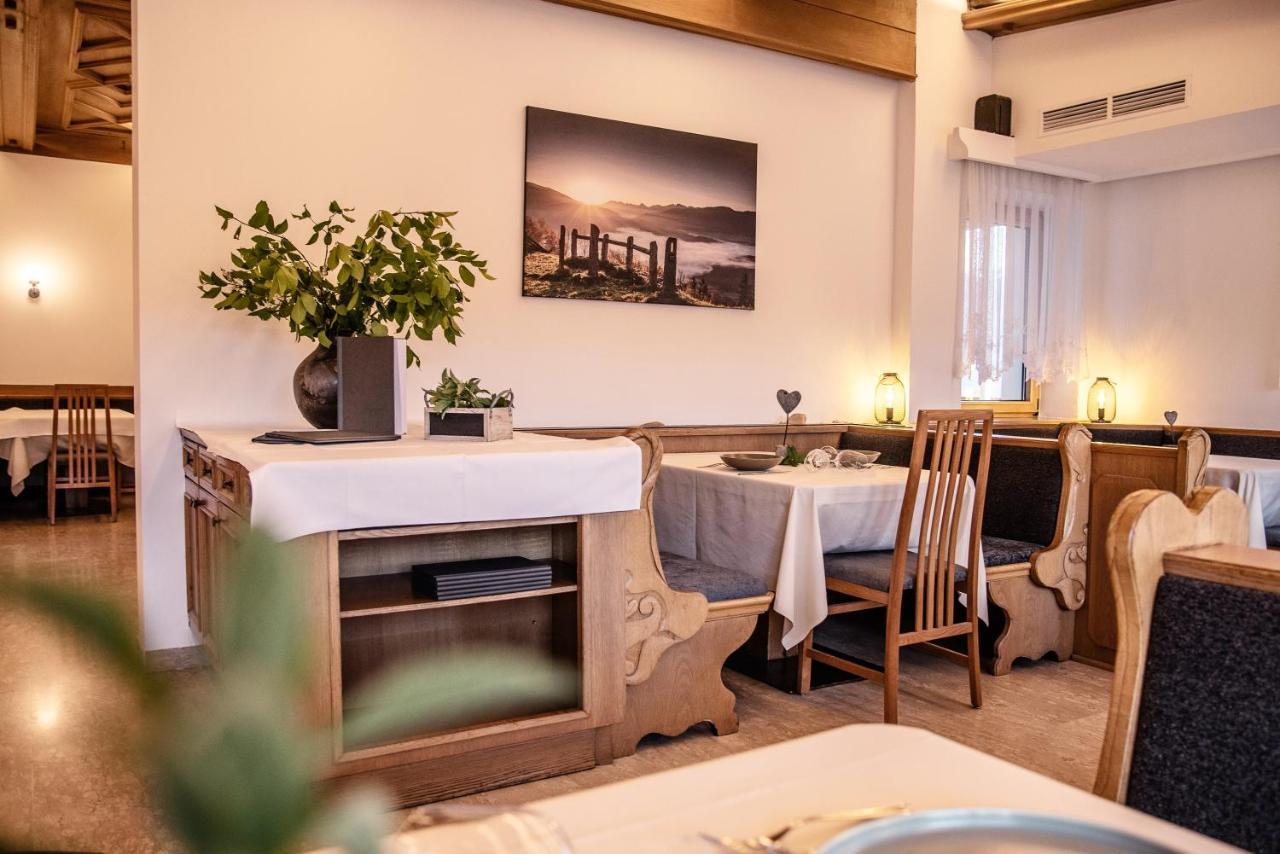 Appartement- Und Wellnesshotel Winkler Фалцес Екстериор снимка