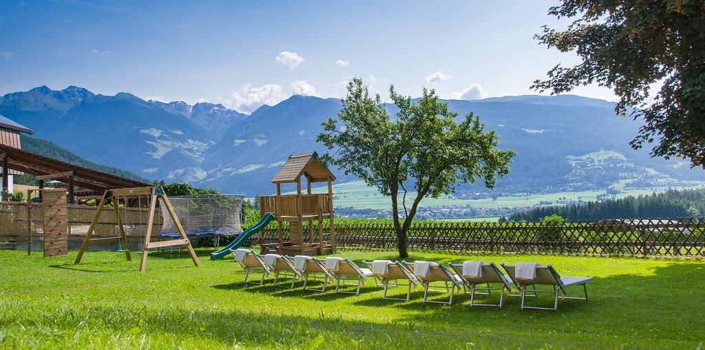 Appartement- Und Wellnesshotel Winkler Фалцес Екстериор снимка