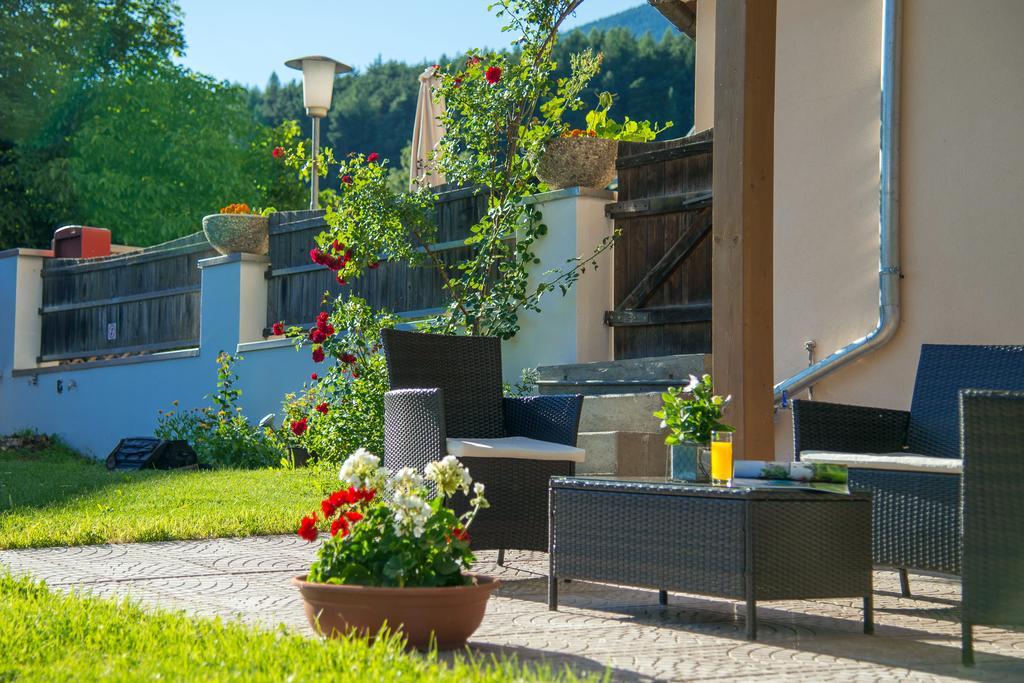 Appartement- Und Wellnesshotel Winkler Фалцес Екстериор снимка