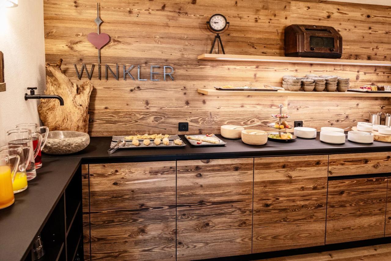 Appartement- Und Wellnesshotel Winkler Фалцес Екстериор снимка