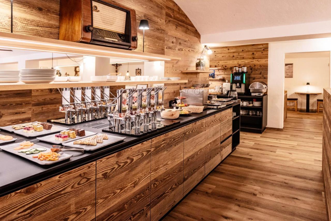 Appartement- Und Wellnesshotel Winkler Фалцес Екстериор снимка