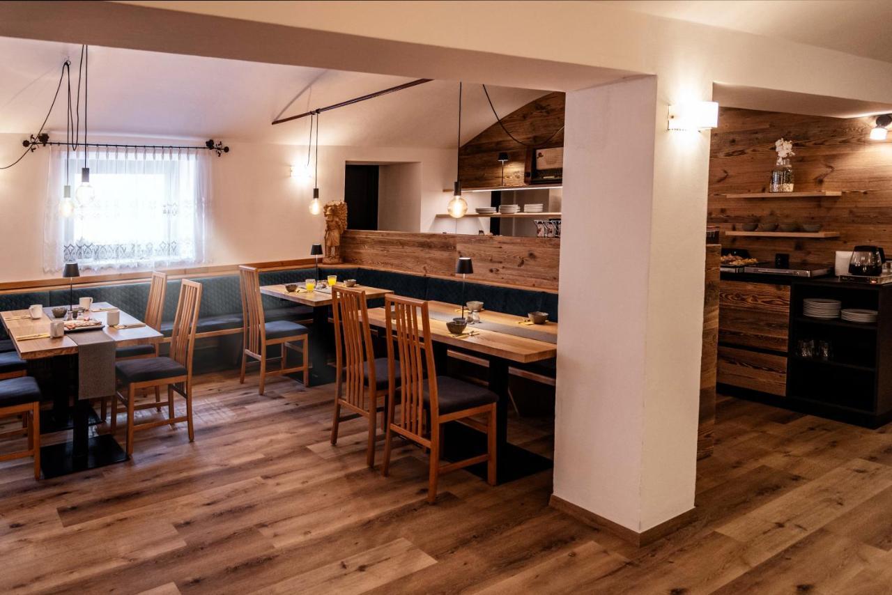 Appartement- Und Wellnesshotel Winkler Фалцес Екстериор снимка