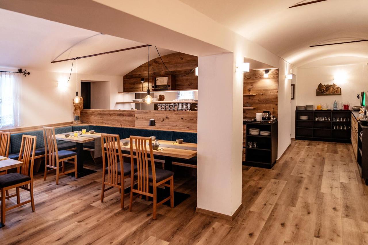Appartement- Und Wellnesshotel Winkler Фалцес Екстериор снимка