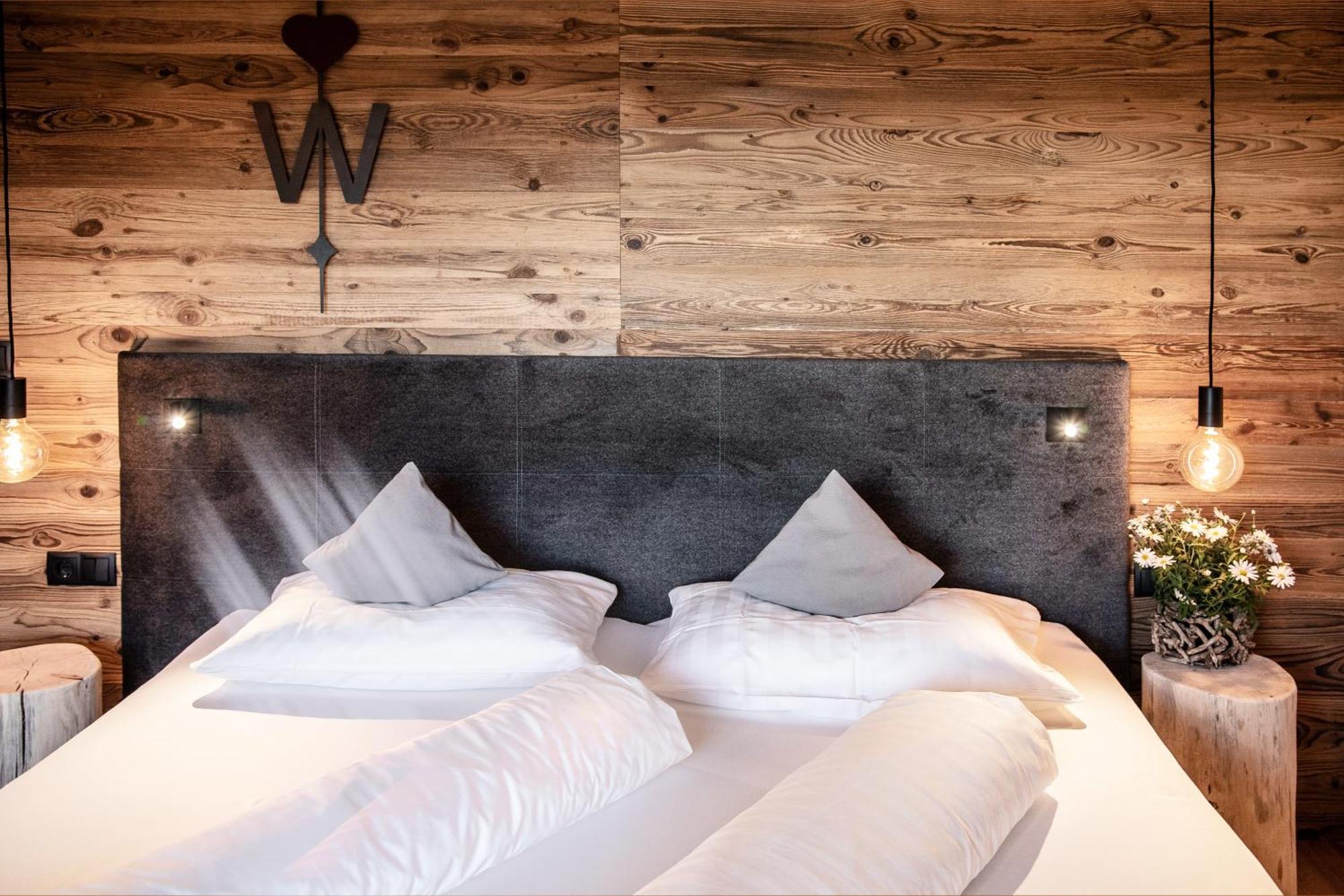 Appartement- Und Wellnesshotel Winkler Фалцес Екстериор снимка