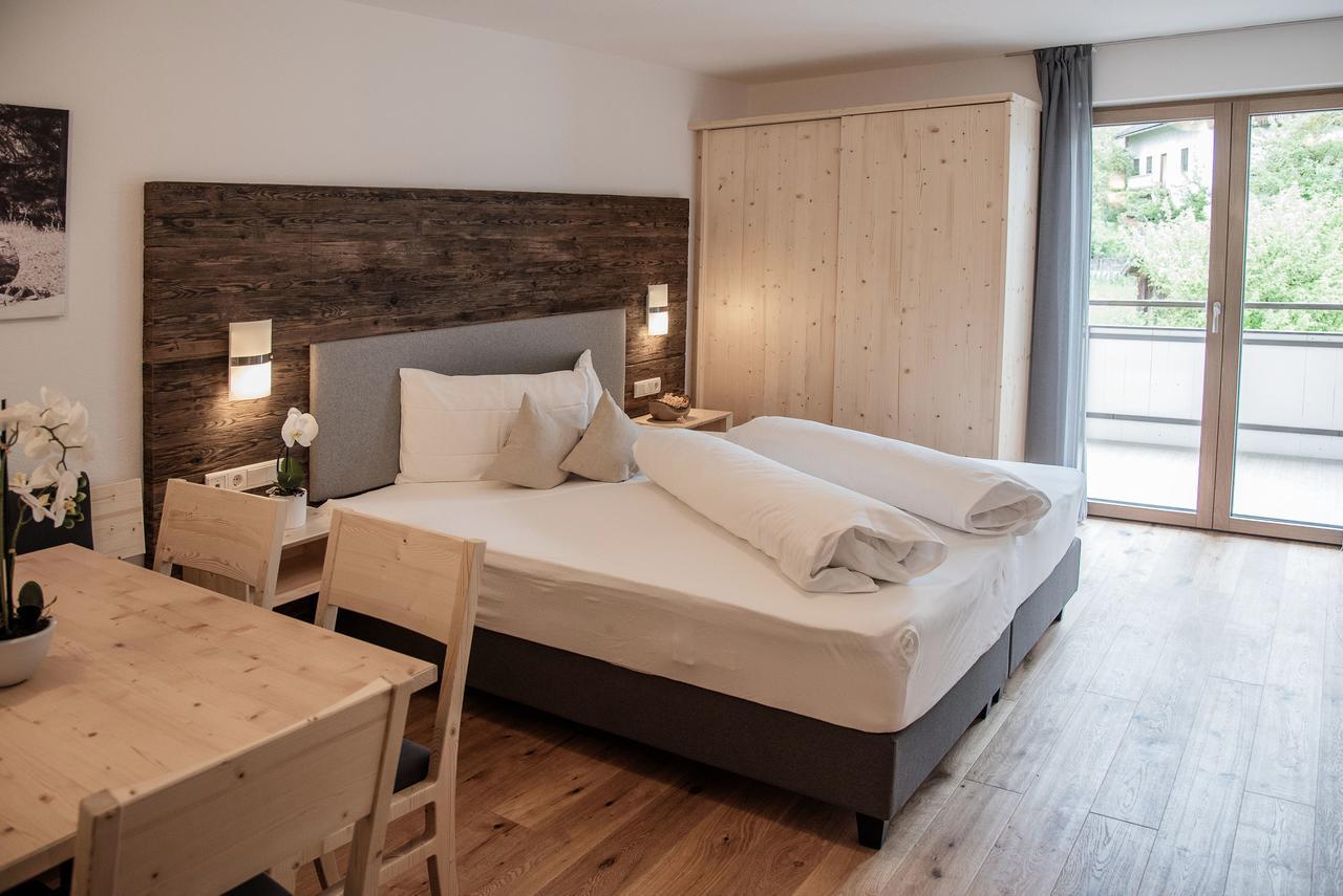 Appartement- Und Wellnesshotel Winkler Фалцес Екстериор снимка