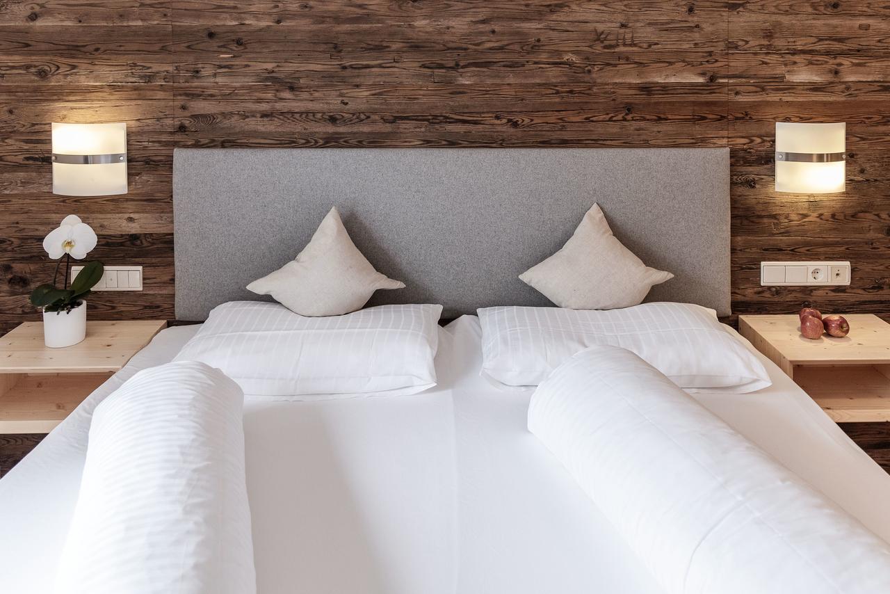 Appartement- Und Wellnesshotel Winkler Фалцес Екстериор снимка