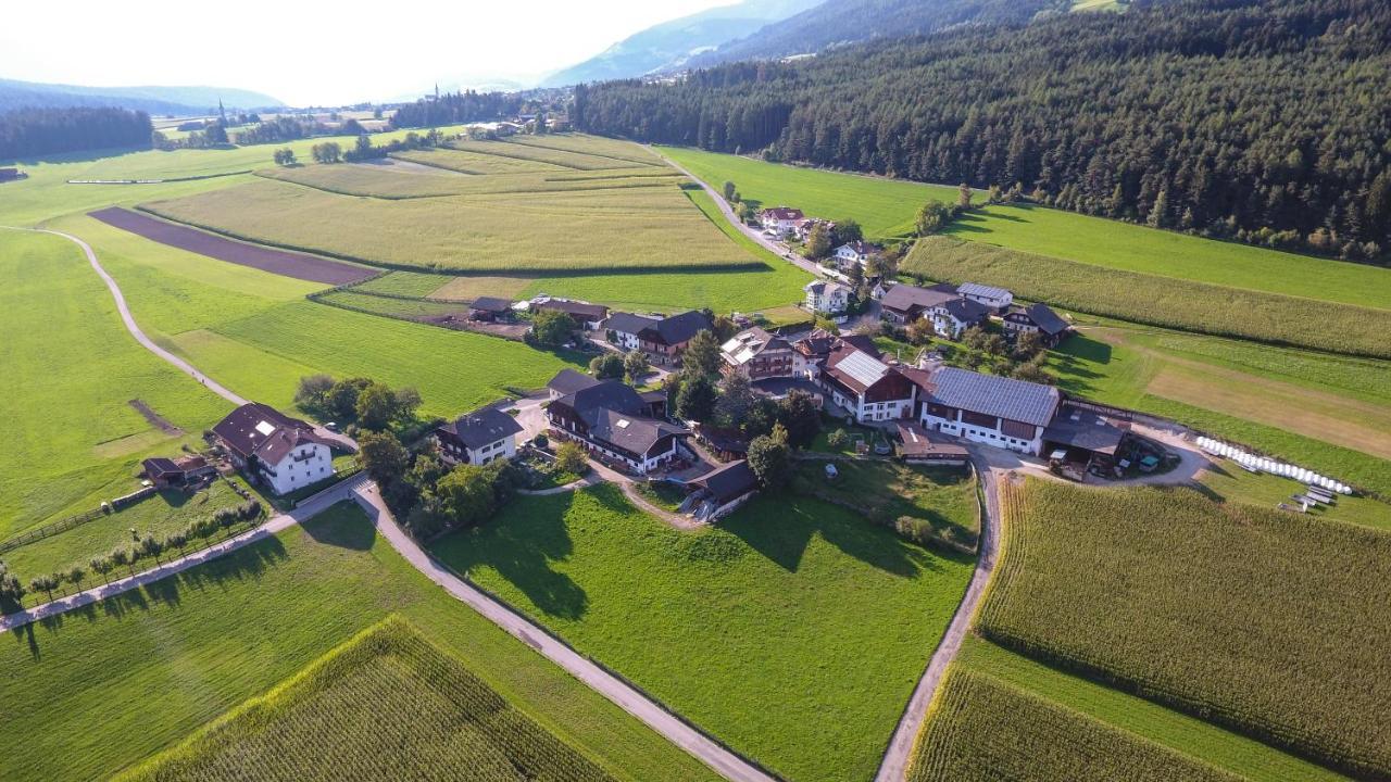 Appartement- Und Wellnesshotel Winkler Фалцес Екстериор снимка